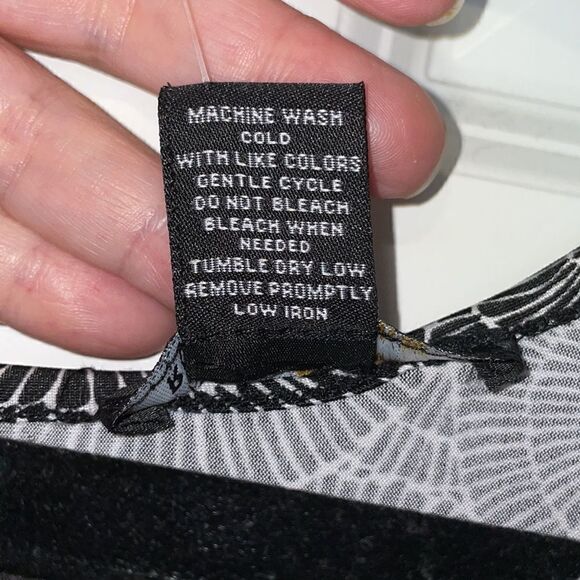 Robert Louis cold shoulder dress - Picture 7 of 10